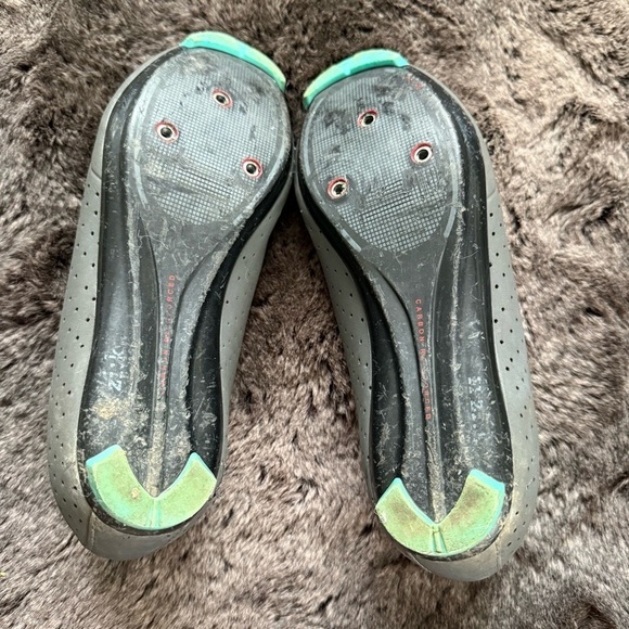 Fi'zi:k Women's Grey Green R5B Boa closure system Cycling Road Shoes 38 US 7.5 - Picture 6 of 7